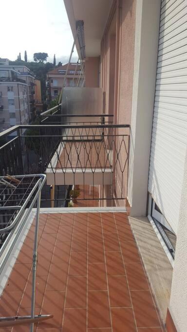 דירות Albenga Sul Mare Famiglie Ed Amici Fino 10 Posti מראה חיצוני תמונה