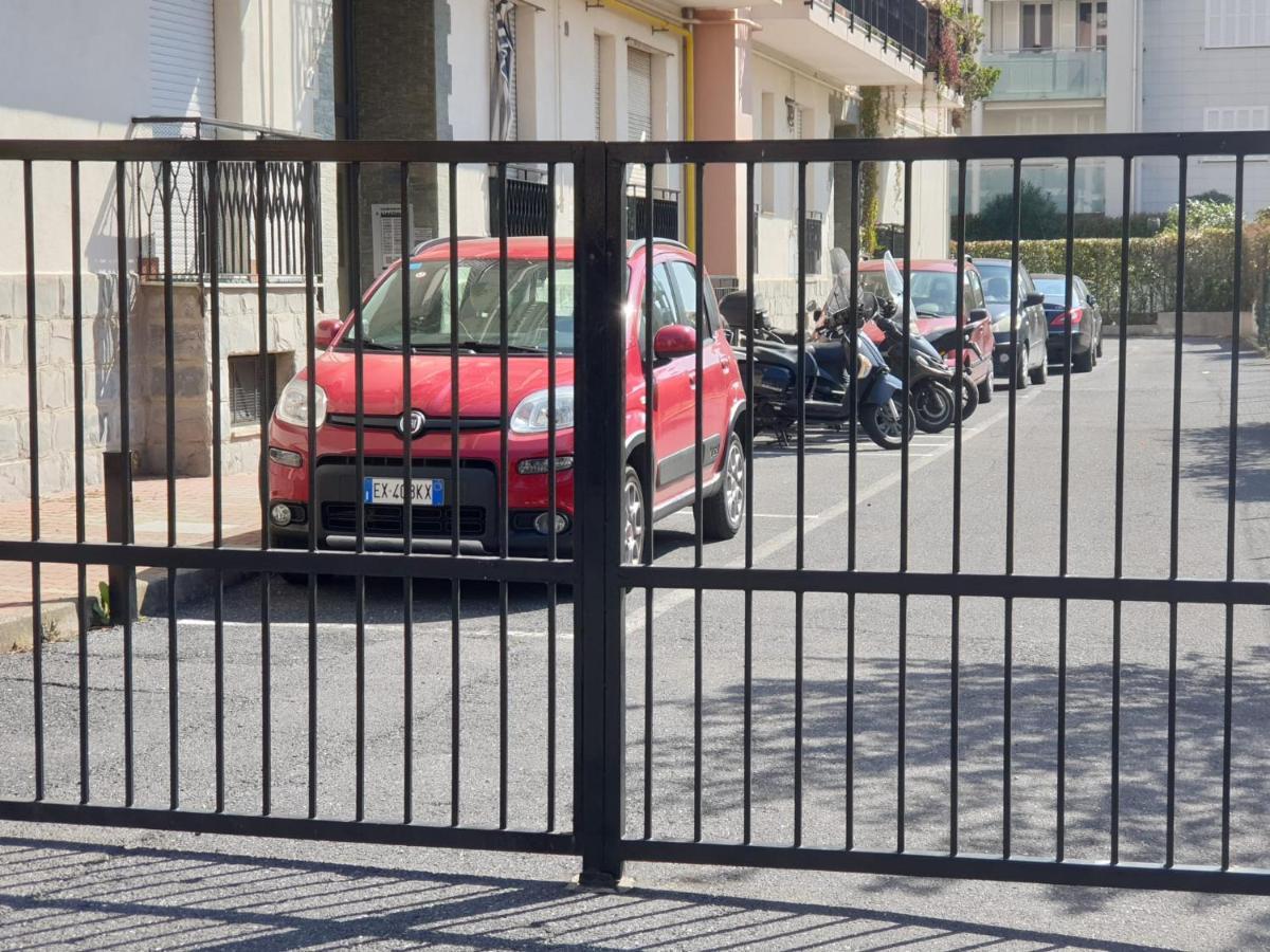 דירות Albenga Sul Mare Famiglie Ed Amici Fino 10 Posti מראה חיצוני תמונה