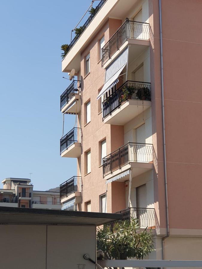 דירות Albenga Sul Mare Famiglie Ed Amici Fino 10 Posti מראה חיצוני תמונה